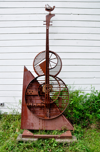 sculpture at Fabulous Furniture in Boiceville NY